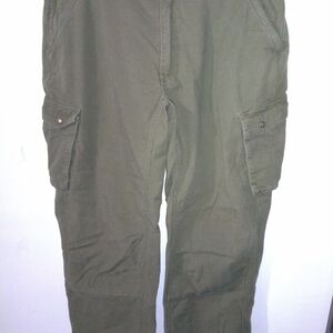 Cabela's Men's Green Cargo Pants